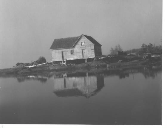 bondrobertsfishstage.jpg
