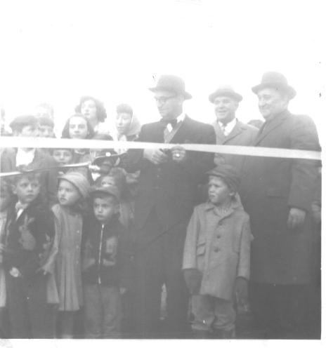 1961joeysmallwoodcuttingcelebration.jpg